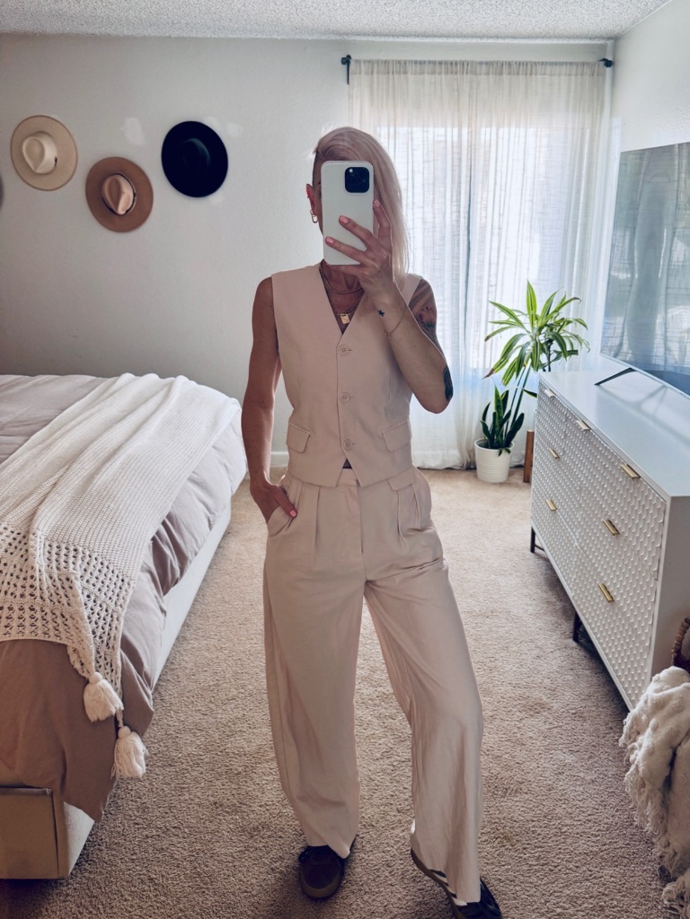 EQUIPMENT, S/4, vest and pant set